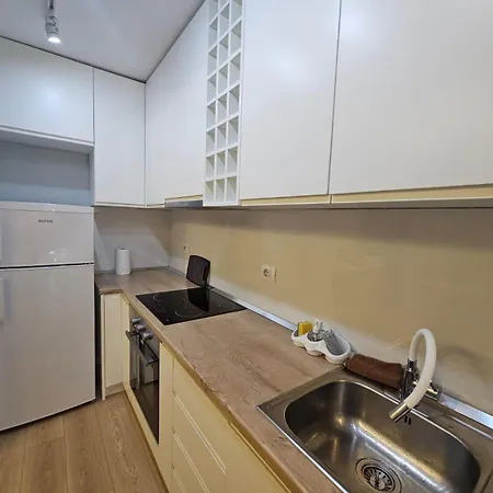 Valentino's Nest טיראנה