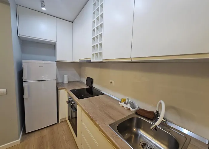 Valentino's Nest Tiran